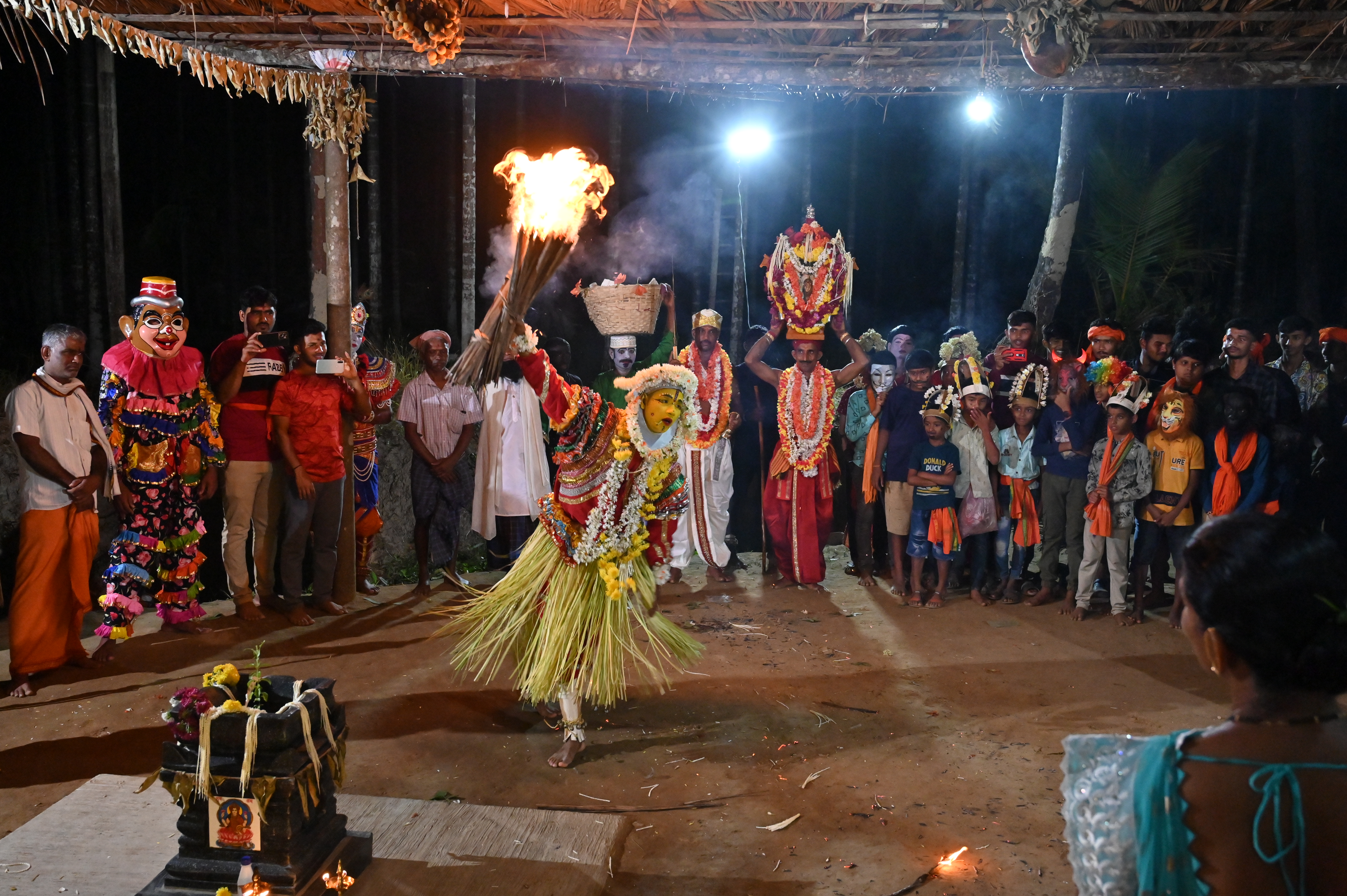 Pursa Kattuna Rituals Bharathesha Aalasandemajalu, CC BY 3.0, via Wikimedia Commons