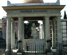 foto: tomba di Paganini a Parma