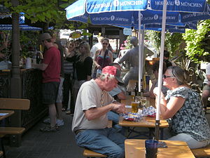 (en) Beer garden, Leavenworth, Washington.