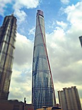 Shanghai Tower, trzeci najwyższy na świecie, z kulminacją na wysokości 632 mw Szanghaju.