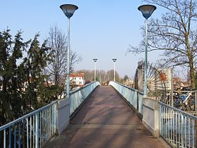 Kävelysilta Cristolienne-rannalta nähtynä