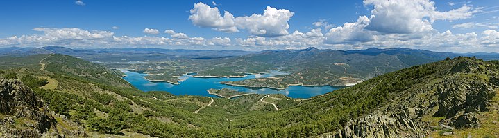 Panoramic view of El Atazar reservoir.