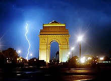 Villámcsap az Újdelhiben található India kapu közelében